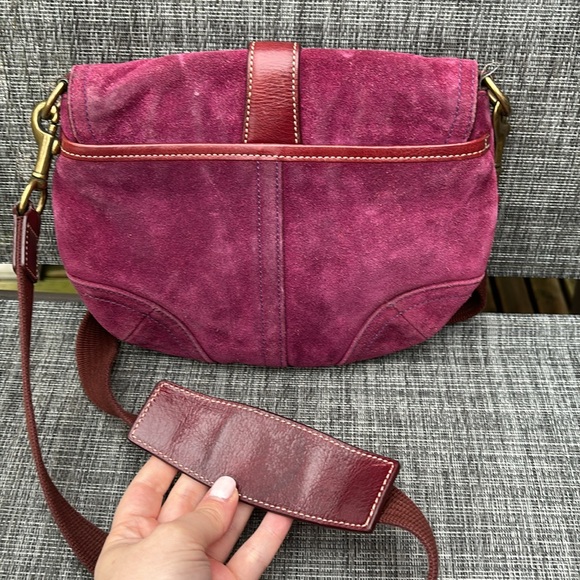 Coach Crossbody Handbag Soho Suede Plum Purple Flap Faux Buckle Adjustable strap - Picture 4 of 7
